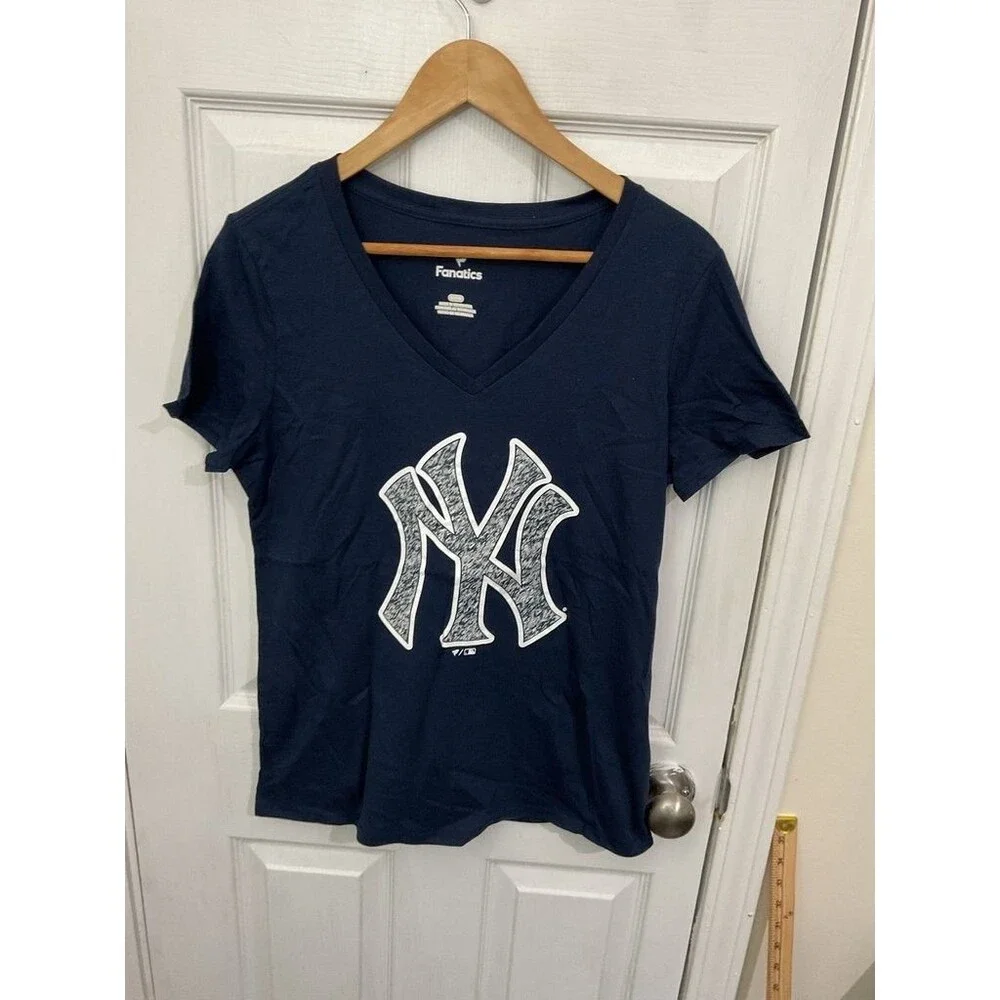 Fanatics New York Yankees Women's V-Neck T-Shirt